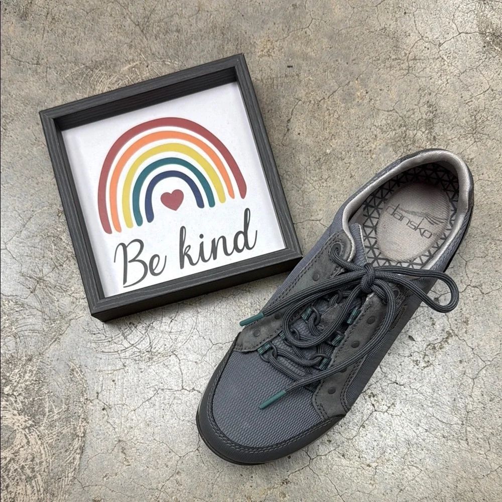 Dansko Gray Sneakers Versatile Low-Top Design